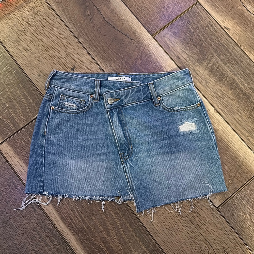 mini skirt - Picture 1 of 2